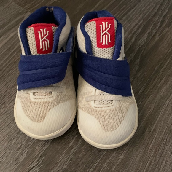 Kyrie 1’s - Picture 1 of 4